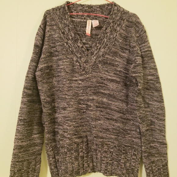 Black & Silver Sweater - Picture 2 of 4